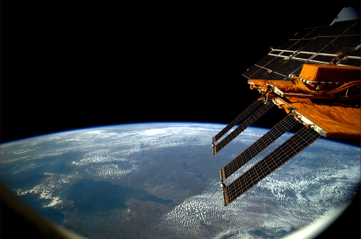 Российские космонавты засняли красивейшие виды с высоты МКС, Крым и Краснодарский край. 