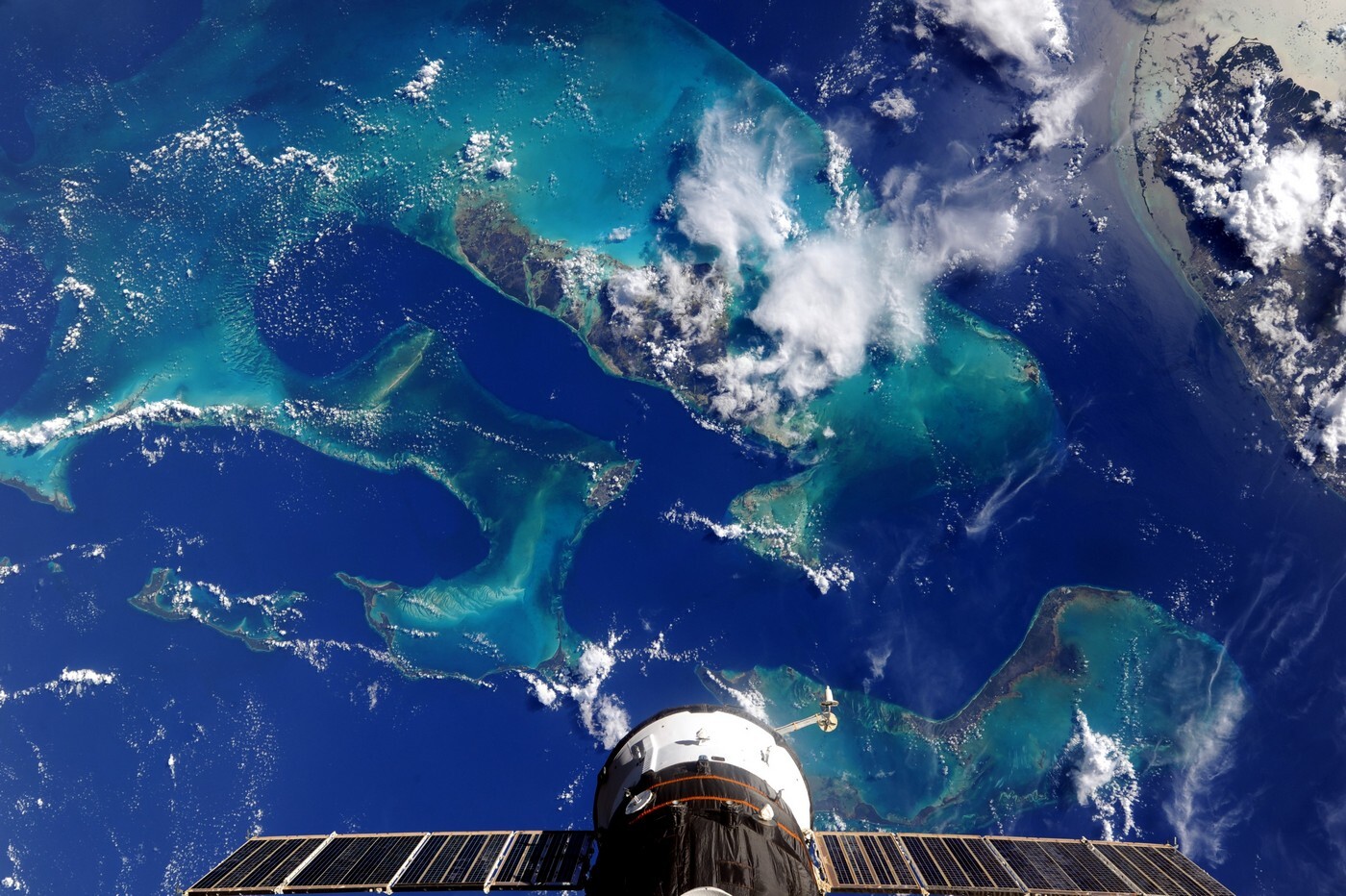Российские космонавты засняли красивейшие виды с высоты МКС,Багамские острова, Остров Андрос