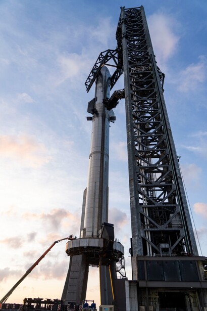 В ожидании полета: мегаракету SpaceX показали на новых фото