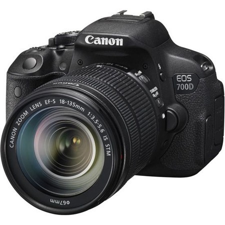 Canon EOS 700D 18-135 IS STM - отзывы о модели