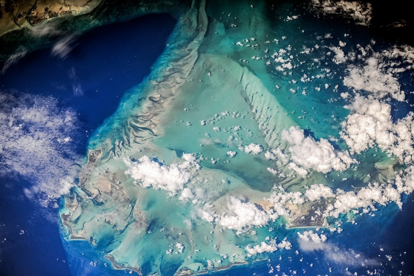 Российские космонавты засняли красивейшие виды с высоты МКС, Багамские острова, Острова Берри
