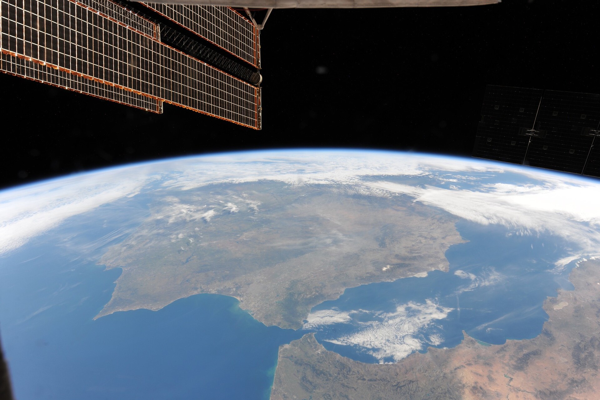 Российские космонавты засняли красивейшие виды с высоты МКС, Гибралтар